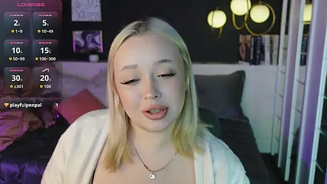 blondessa   online show from April 11, 2026, 1:59 pm