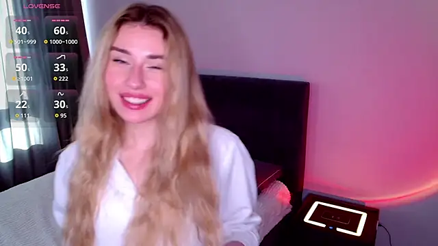 LulyDOLL online show from April 17, 2026, 4:37 am