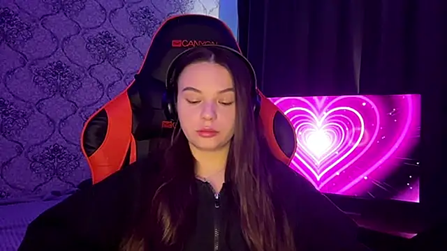 ThedaStrevell online show from April 7, 2026, 7:10 am