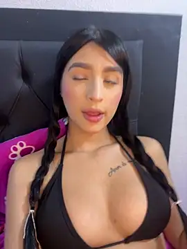 Hannaa blondee online show from April 14, 2026, 1:32 am