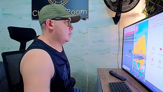 maximo daddy online show from May 3, 2026, 11:58 am