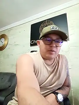 maximo daddy online show from April 18, 2026, 3:25 pm