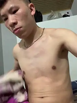 huuong1 online show from April 13, 2026, 3:43 am