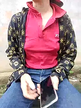 Snapshot of Lucky-beo chatting on May 3, 2026, 11:08 pm Lucky-beo online show from May 3, 2026, 11:08 pm