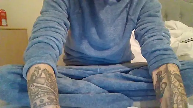 feetlovrr94 online show from April 10, 2026, 11:12 pm