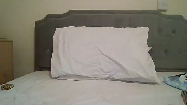 feetlovrr94 online show from March 28, 2026, 9:27 pm