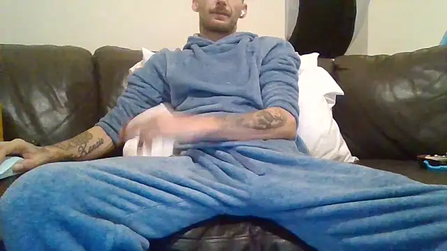 Snapshot of feetlovrr94 chatting on May 18, 2026, 12:22 am feetlovrr94 online show from May 18, 2026, 12:22 am