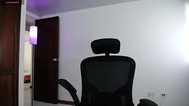 SusanaDuncan online show from April 4, 2026, 3:51 pm