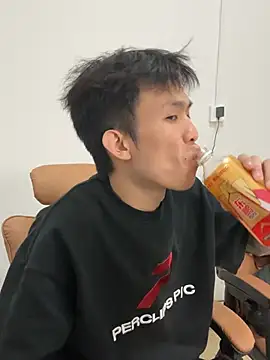 zzzzppp3 online show from April 4, 2026, 3:13 am