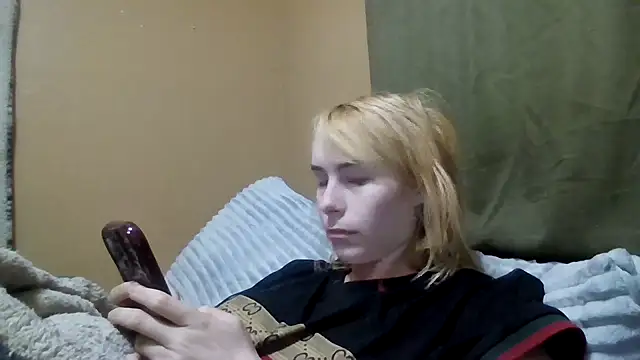 allysssabennet online show from April 11, 2026, 5:26 am