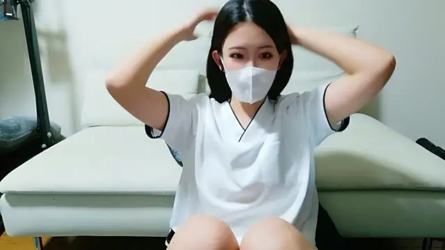 maya chan desu online show from April 1, 2026, 8:15 am