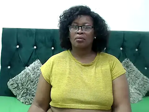 Curves2Devour online show from April 2, 2026, 5:25 am