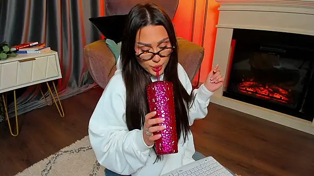 AvalonWest online show from April 13, 2026, 1:09 am