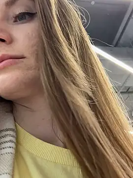 FReyja 44 online show from April 16, 2026, 7:09 am