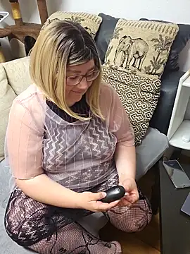 xXLunaBlissXx online show from June 12, 2026, 8:39 pm