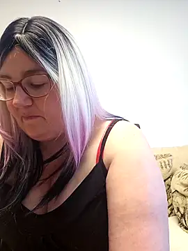 xXLunaBlissXx online show from May 13, 2026, 7:15 am