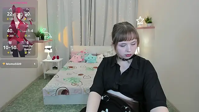 LeonaHicks online show from April 7, 2026, 6:26 am