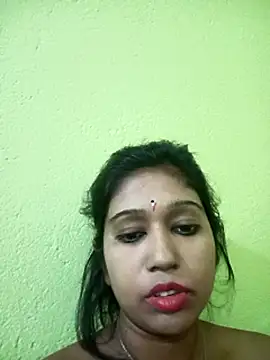 bannerjeesneha20 online show from May 15, 2026, 8:18 pm