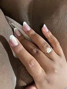 Ninfetinha35 online show from April 17, 2026, 12:30 pm