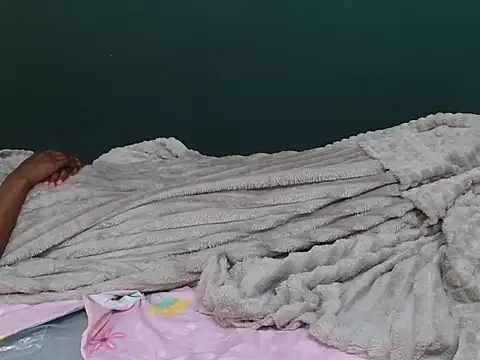 DarkBeautyX online show from March 25, 2026, 12:33 am