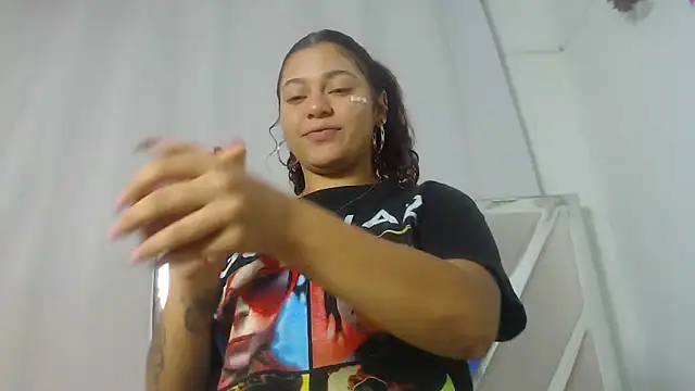 Snapshot of AlannaHarper chatting on May 29, 2026, 2:23 pm AlannaHarper online show from May 29, 2026, 2:23 pm