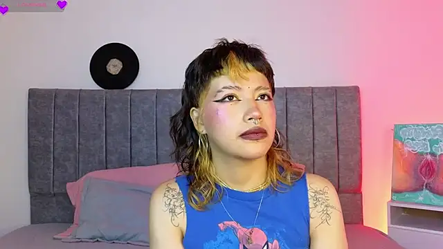 Luna Blooms online show from March 26, 2026, 11:52 am