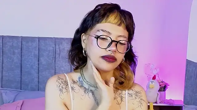 Luna Blooms online show from April 18, 2026, 12:18 pm