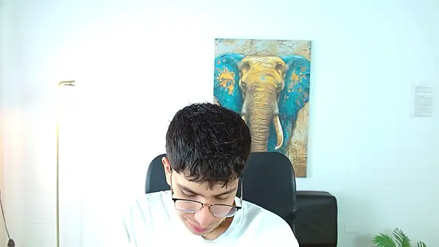 maax 18 online show from March 29, 2026, 1:46 pm