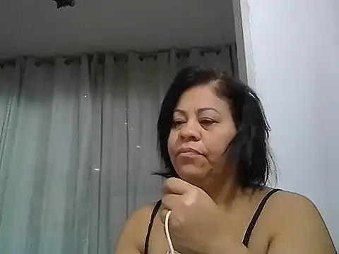 Snapshot of Veronica_missbigg chatting on June 5, 2026, 8:09 am Veronica missbigg online show from June 5, 2026, 8:09 am