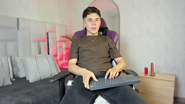 Juandagoom online show from April 12, 2026, 9:29 pm