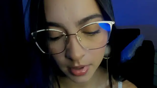 Daphne Rosse online show from April 13, 2026, 12:09 pm