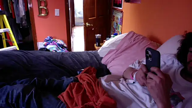 Teddy4420 online show from April 13, 2026, 9:08 pm