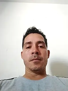 Gabriel leon33 online show from April 13, 2026, 8:02 pm