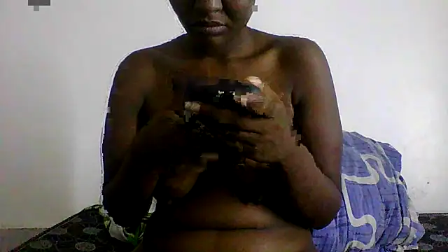 Snapshot of isaabee chatting on April 23, 2026, 8:32 am isaabee online show from April 23, 2026, 8:32 am