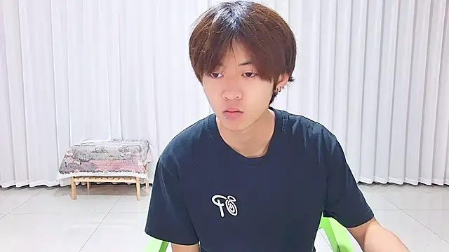 buding-001 online show from April 17, 2026, 11:35 am