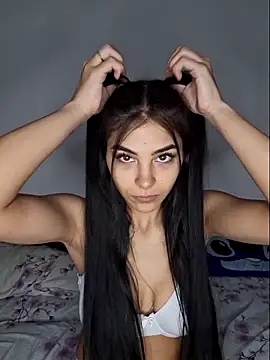 Crissdesire online show from March 29, 2026, 10:39 am