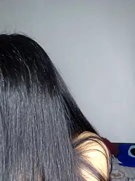 Crissdesire online show from April 17, 2026, 3:48 pm