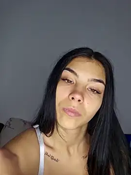 Crissdesire online show from April 9, 2026, 1:50 pm