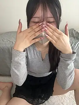 momo chi o0 online show from March 30, 2026, 3:19 am