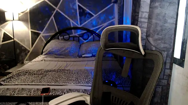 demeterfoxx online show from April 2, 2026, 1:24 am