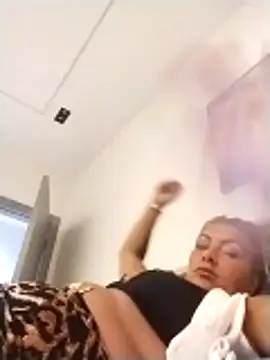 Exotic ParisX online show from April 9, 2026, 9:32 pm