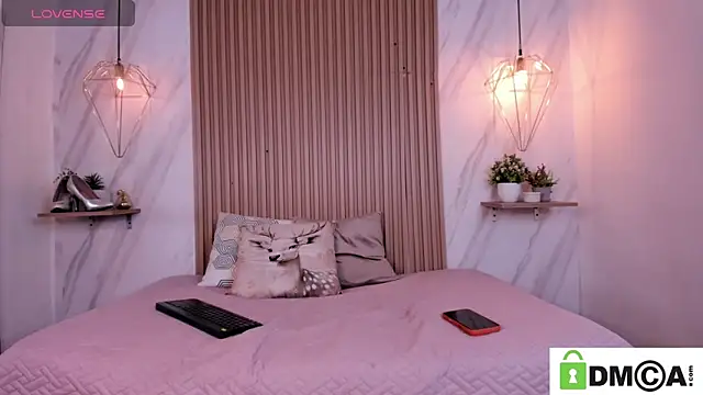 alisson foxxy online show from April 1, 2026, 1:41 pm