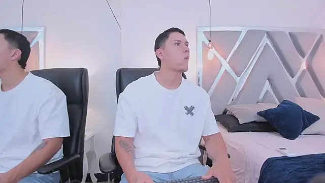 Chriss Diamond online show from April 16, 2026, 8:09 pm