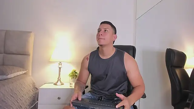 Snapshot of Chriss_Diamond chatting on June 11, 2026, 7:55 pm Chriss Diamond online show from June 11, 2026, 7:55 pm