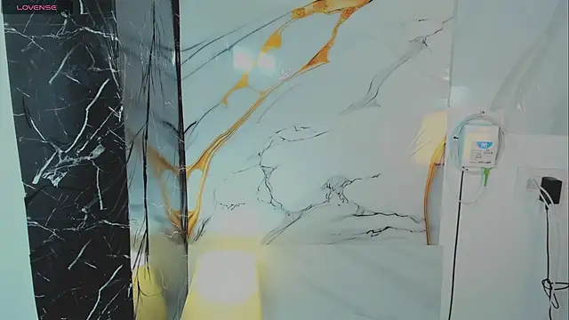 sophia vivass online show from April 10, 2026, 12:17 am