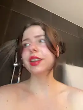 leiawifey online show from April 7, 2026, 2:41 pm