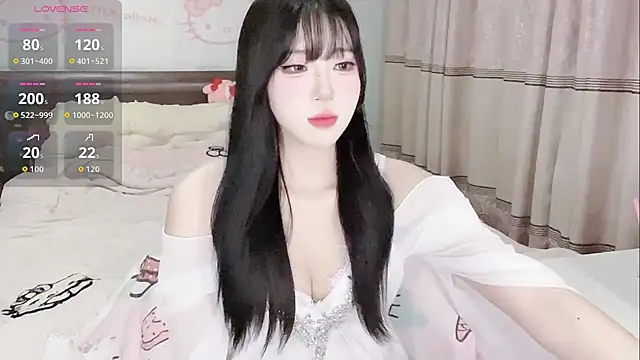 YINUO-QJ online show from April 24, 2026, 3:25 pm