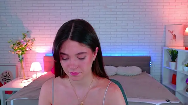 SunnyBloss online show from April 18, 2026, 2:52 pm