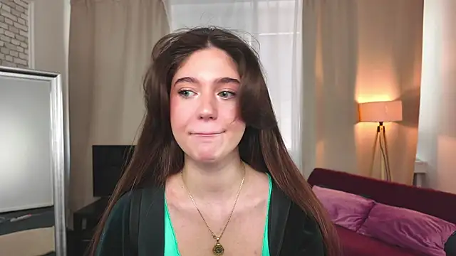 SunnyBloss online show from April 7, 2026, 2:19 pm