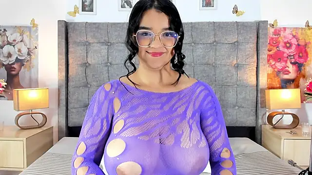 Snapshot of SamantaAristizabal2 chatting on April 21, 2026, 11:06 am SamantaAristizabal2 online show from April 21, 2026, 11:06 am